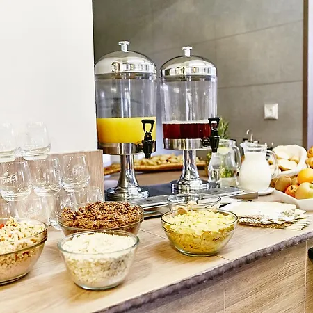 The Invisible — Urban Flashbacks Hotel 3*